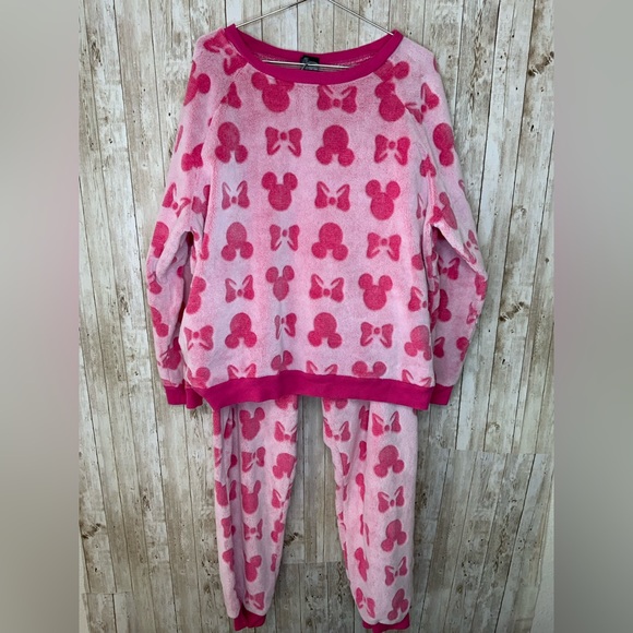 Disney Other - Disney Minnie Mouse Cozy Fleece Pj set